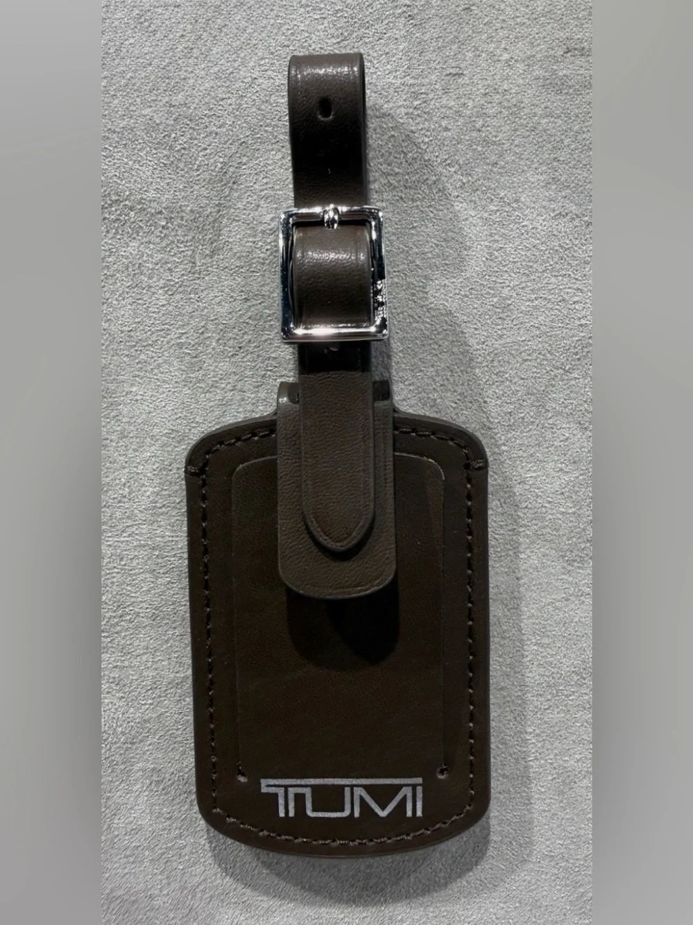 NEW IN BOX - Tumi 3.625” x 2.25” Leather Luggage Name Tag w/ Buckle - BROWN